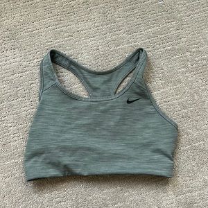 NIKE RAZOR BACK SPORTS BRA SIZE M